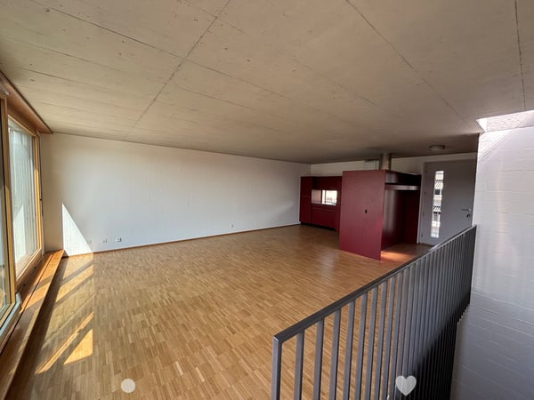 Helle 4.5-Zimmer-Duplexwohnung mit Balkon in Biel