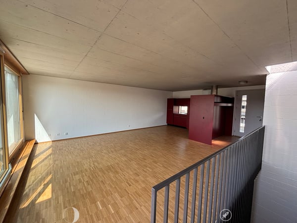 Helle 4.5-Zimmer-Duplexwohnung mit Balkon in Biel 2