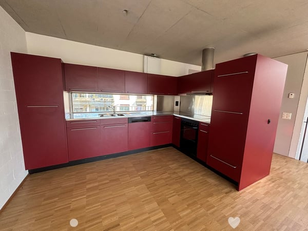Helle 4.5-Zimmer-Duplexwohnung mit Balkon in Biel 1