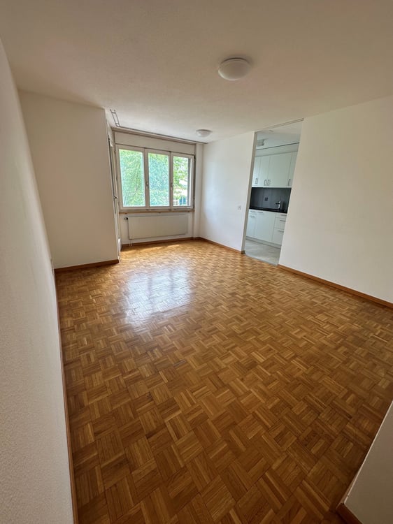Praktische 2-Zimmerwohnung mitten in Biel 2
