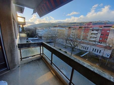 Praktische 2-Zimmerwohnung mitten in Biel 6