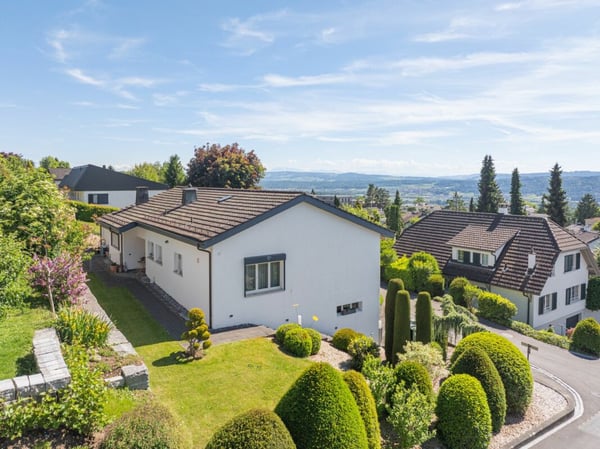 Freistehendes Einfamilienhaus am sonnigen Hang von Oberrohrdorf 2