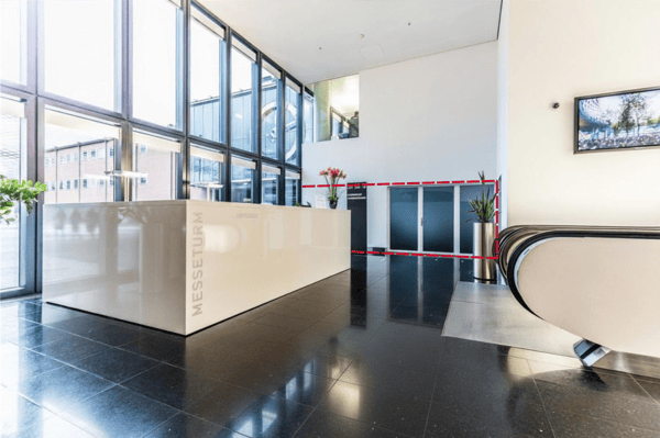 Erdgeschoss Showroom / Gewerbefläche im Messeturm 3