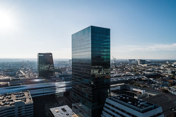 Erdgeschoss Showroom / Gewerbefläche im Messeturm 4