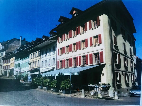 Restaurant EG und 1. OG mit Aussensitzplatz und Lagerfläche 1