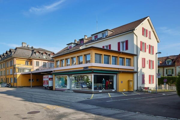 Gewerbe mit Verkaufsfläche im EG (500m2 davon 90 m2 Verkaufsladen) ... 1