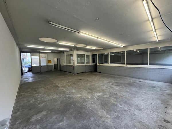 Atelier / Büro ab 180 m2 im Erdgeschoss 4