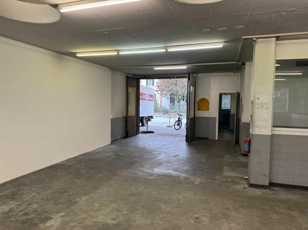 Atelier / Büro ab 180 m2 im Erdgeschoss 3
