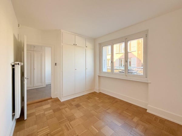 3.5 Zimmer Wohnung im 1. Stock mit Terrasse und Balkon 4