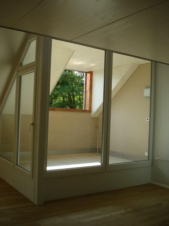 Charmante 2.5 Zimmerdachwohnung am Egelsee 3