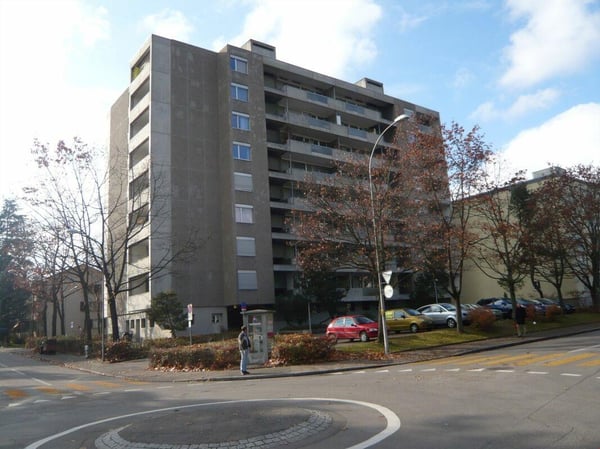 Renovierte 3.5-Zimmerwohnung mit zwei Balkonen im Schwabgut 1