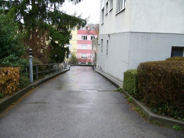Einstellhallenplatz in Einstellhalle 4