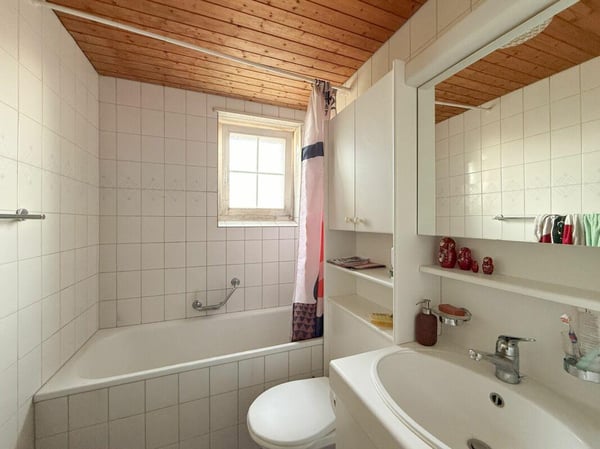 Charmantes Zweifamilienhaus im Baurecht mit Potenzial 9