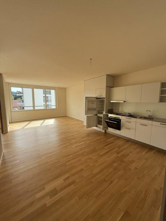 Helle 2.5 Zimmerwohnung in Burgdorf zu vermieten 2