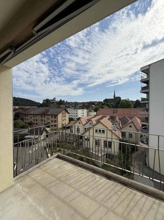 Helle 2.5 Zimmerwohnung in Burgdorf zu vermieten 9