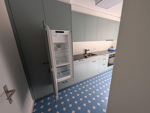 Grosszügige und frisch sanierte Wohnung zu vermieten 26