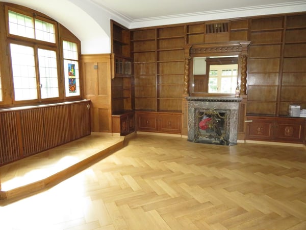 Herrschaftliche 4.5 Zimmerwohnung mit schönem Gemeinschaftsgarten