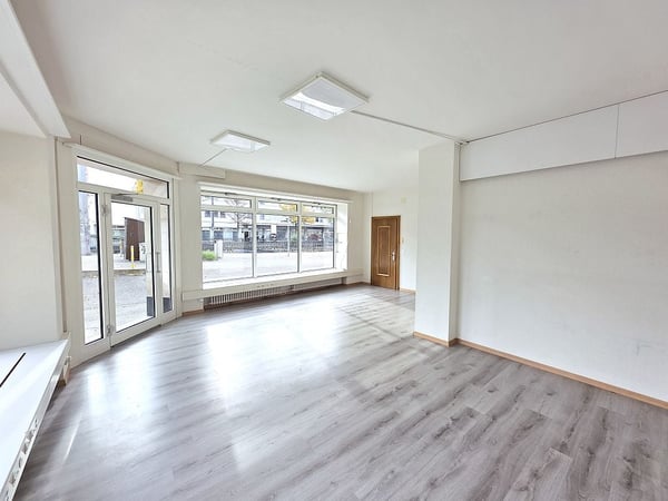 Helle Ladenfläche im Stadtzentrum zu vermieten / Local commercial lumineux à louer dans le centre-ville 3