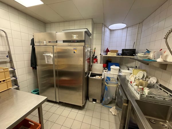 Bäckerei / Gastronomiebetrieb oder Büro- / Dienstleistungsnutzung im Parterre 7