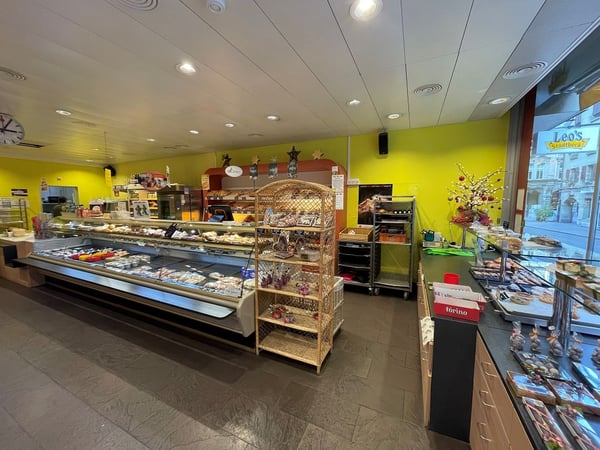 Bäckerei / Gastronomiebetrieb oder Büro- / Dienstleistungsnutzung im Parterre 3