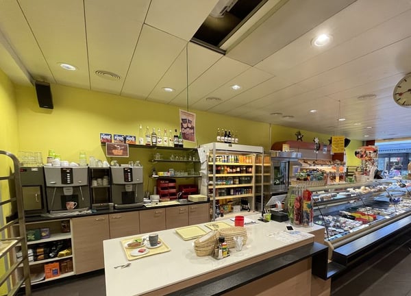 Bäckerei / Gastronomiebetrieb oder Büro- / Dienstleistungsnutzung im Parterre 4