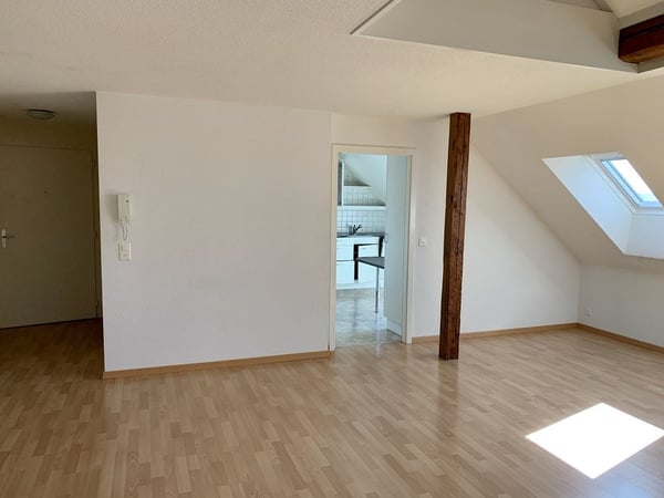 1-Zimmerwohnung, 5. Stock rechts (Dachwohnung mit Galerie) 2