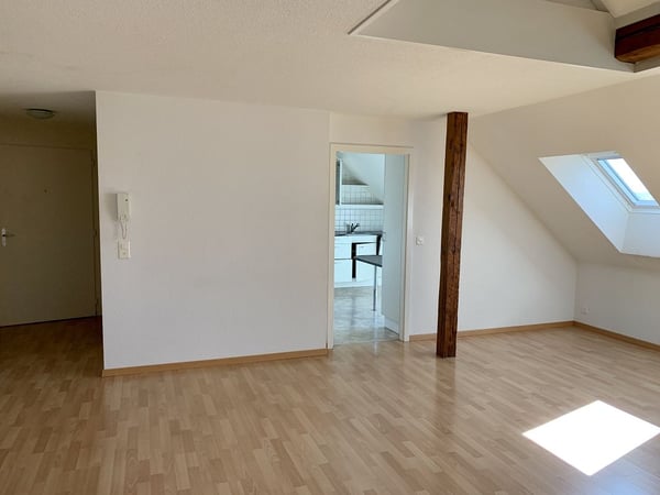 1-Zimmerwohnung, 5. Stock rechts (Dachwohnung mit Galerie) 2