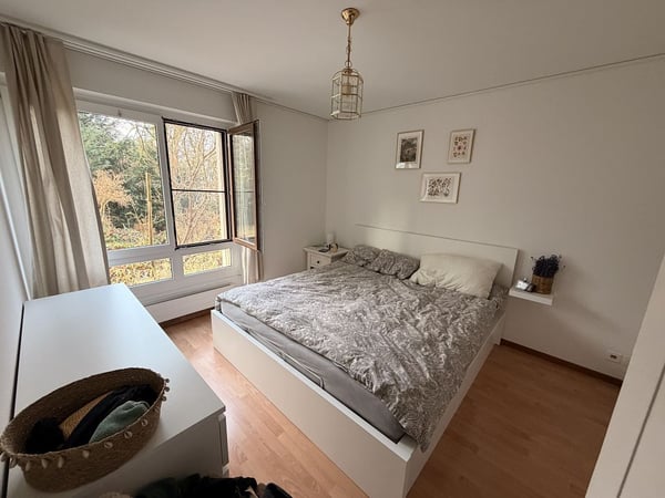 Top gelegene und grosszügige 1.5-Zimmerwohnung gleich beim Rosengarten in Bern 4