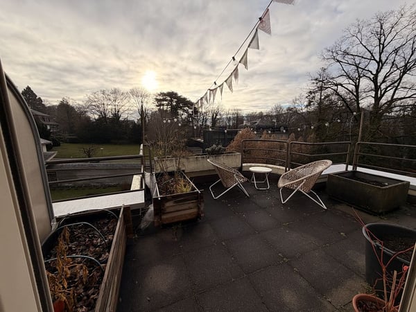 Top gelegene und grosszügige 1.5-Zimmerwohnung gleich beim Rosengarten in Bern 9