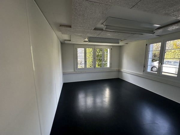 Gewerberaum / Büro, Parterre 8