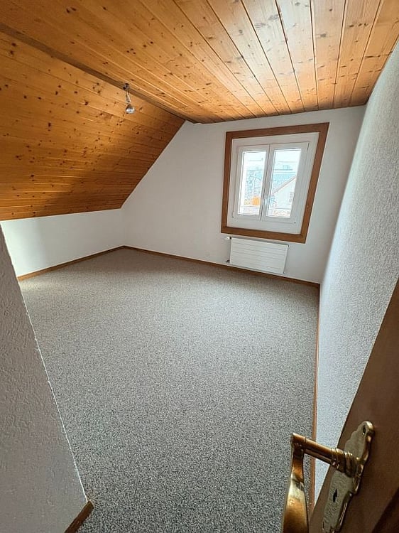 3.5-Zimmer-Dachwohnung mit Galerie mit Dachschräge 6