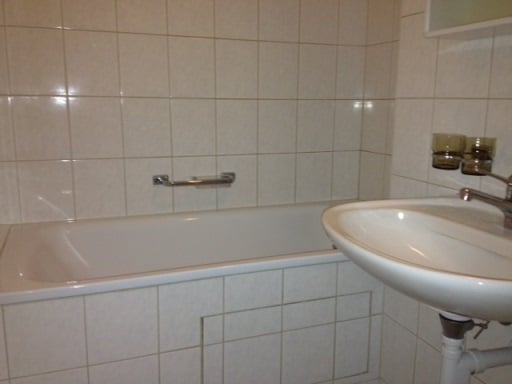charmante 2 1/2-Zimmerwohnung, 1. Stock links 4