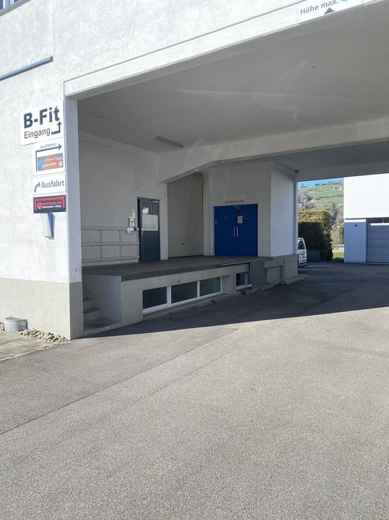 Gewerberaum mit Büro in Münsingen 4