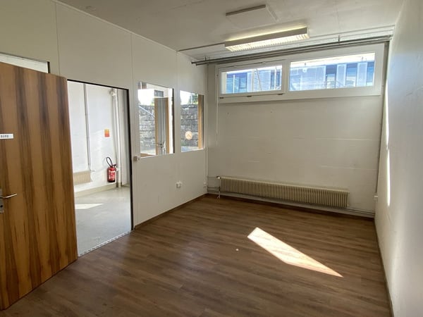 Gewerberaum mit Büro in Münsingen 11