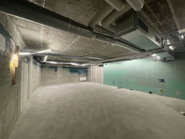 Sie suchen eine zentral gelegene Lagerfläche in unmittelbarer Distanz zum Bahnhof in der Stadt Bern? Dann sind unsere Lagerräumlichkeiten an der Aarbergergasse 30 genau das Richtige für Sie. Die Liegenschaft Aarbergergasse 30 in Bern wurde im Jah 3