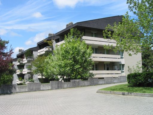 Wir vermieten per sofort oder nach Vereinbarung mehrere Einstellhallenplätze in der Einstellhalle Jennershausweg 7A. 11