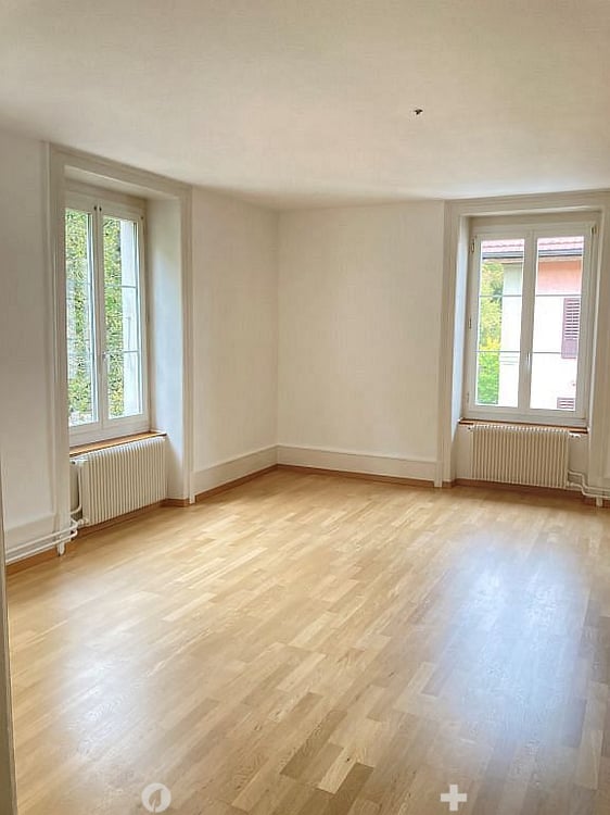 teilsanierte 4- Zimmerwohnung 1. Stock 6