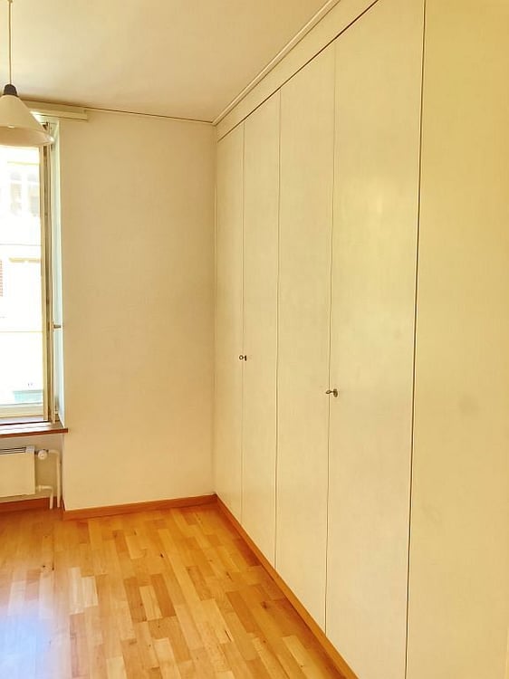 teilsanierte 4- Zimmerwohnung 1. Stock 8