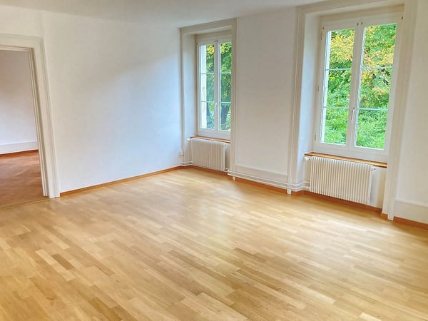 teilsanierte 4- Zimmerwohnung 1. Stock 5