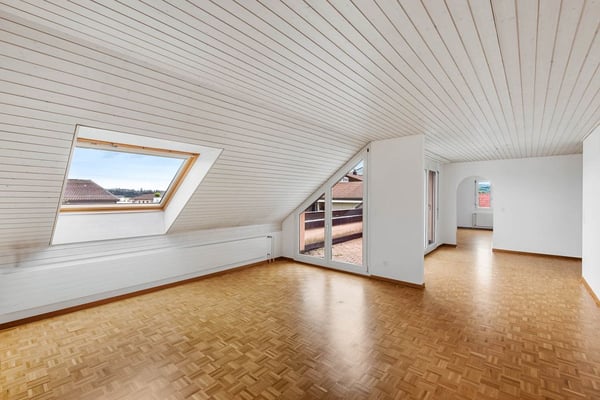 Grosszügige 4.5-Zimmerwohnung im Dachgeschoss mit Balkon 5