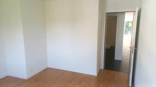 schöne 2 1/2-Zimmerwohnung im 1. OG 12