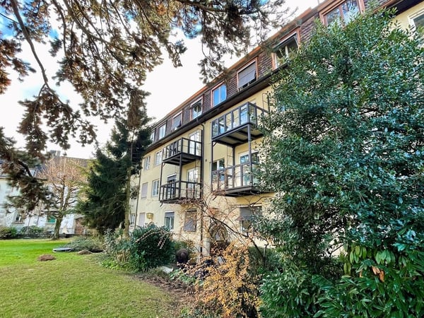 zwei 3.5- Zimmerwohnungen, im 1. + 2. OG links mit zusätzlichem Mansardenzimmer 7