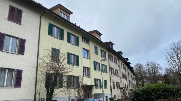 teilsaniertes Studio, Dachgeschoss 1