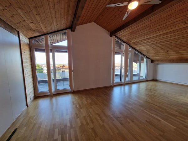 charmante 2 1/2-Zimmerwohnung, Dachstock 2