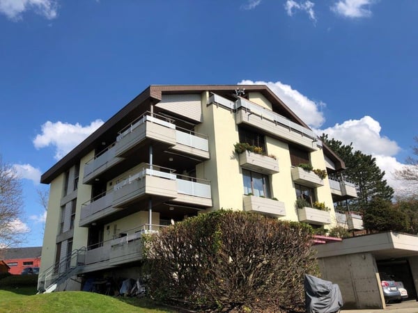 charmante 2 1/2-Zimmerwohnung, Dachstock 9