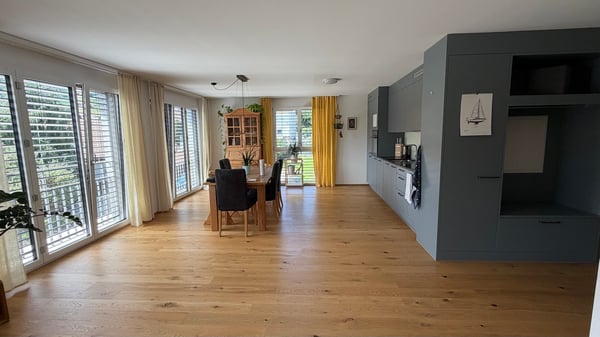 Moderne 3.5-Zimmer-Wohnung in Wattenwil 2