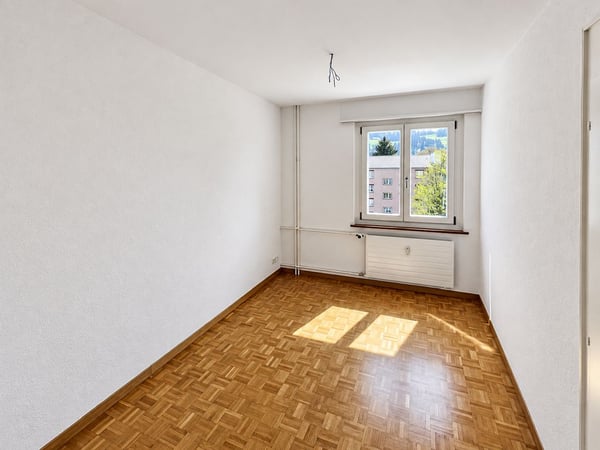 Grosszügige 4-Zimmerwohnung, 2. Stock rechts 7