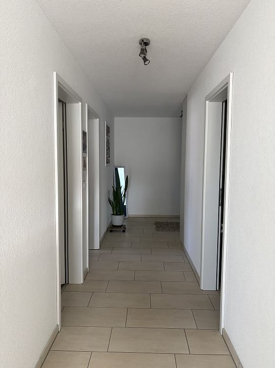 Schöne 3.5-Zimmerwohnung mit grossem Balkon 3