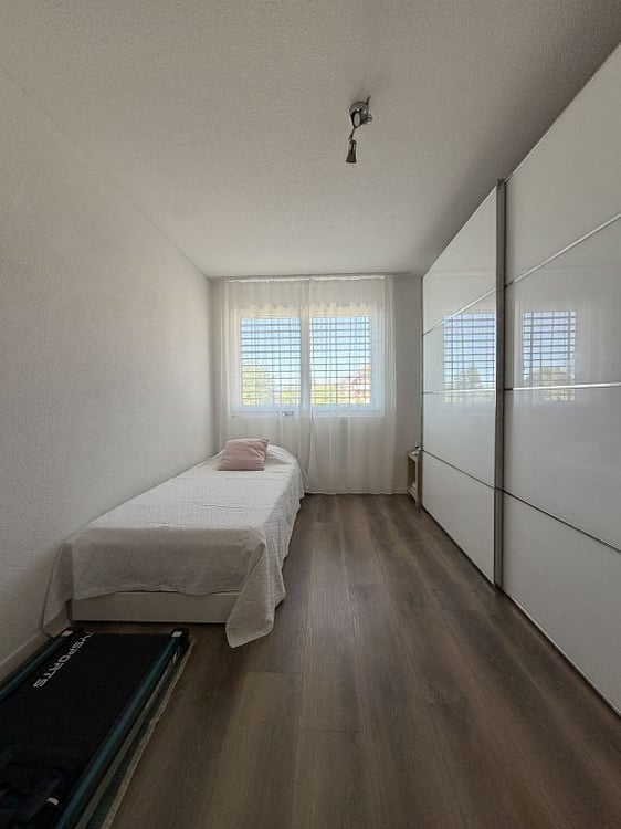 Schöne 3.5-Zimmerwohnung mit grossem Balkon 8