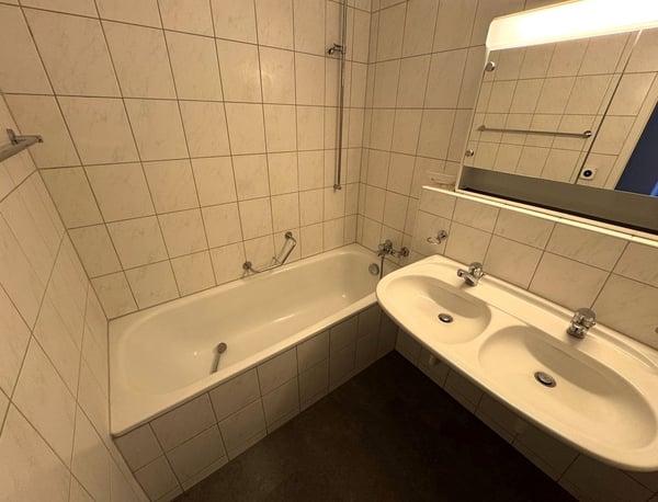 4 1/2-Zimmerwohnung, Parterre links 10